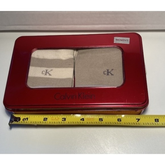 Calvin Klein Womens Crew Socks 2 Pack Neutral Beige Stripe Gift Tin CK Logo - Picture 5 of 9